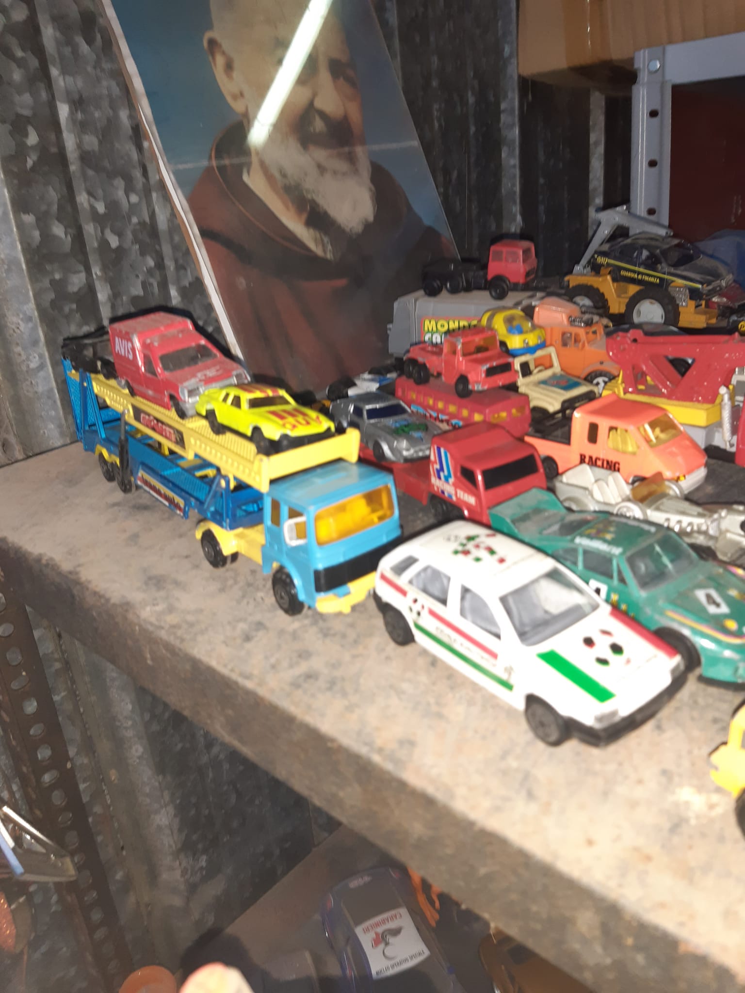 Coches de juguete surtidos